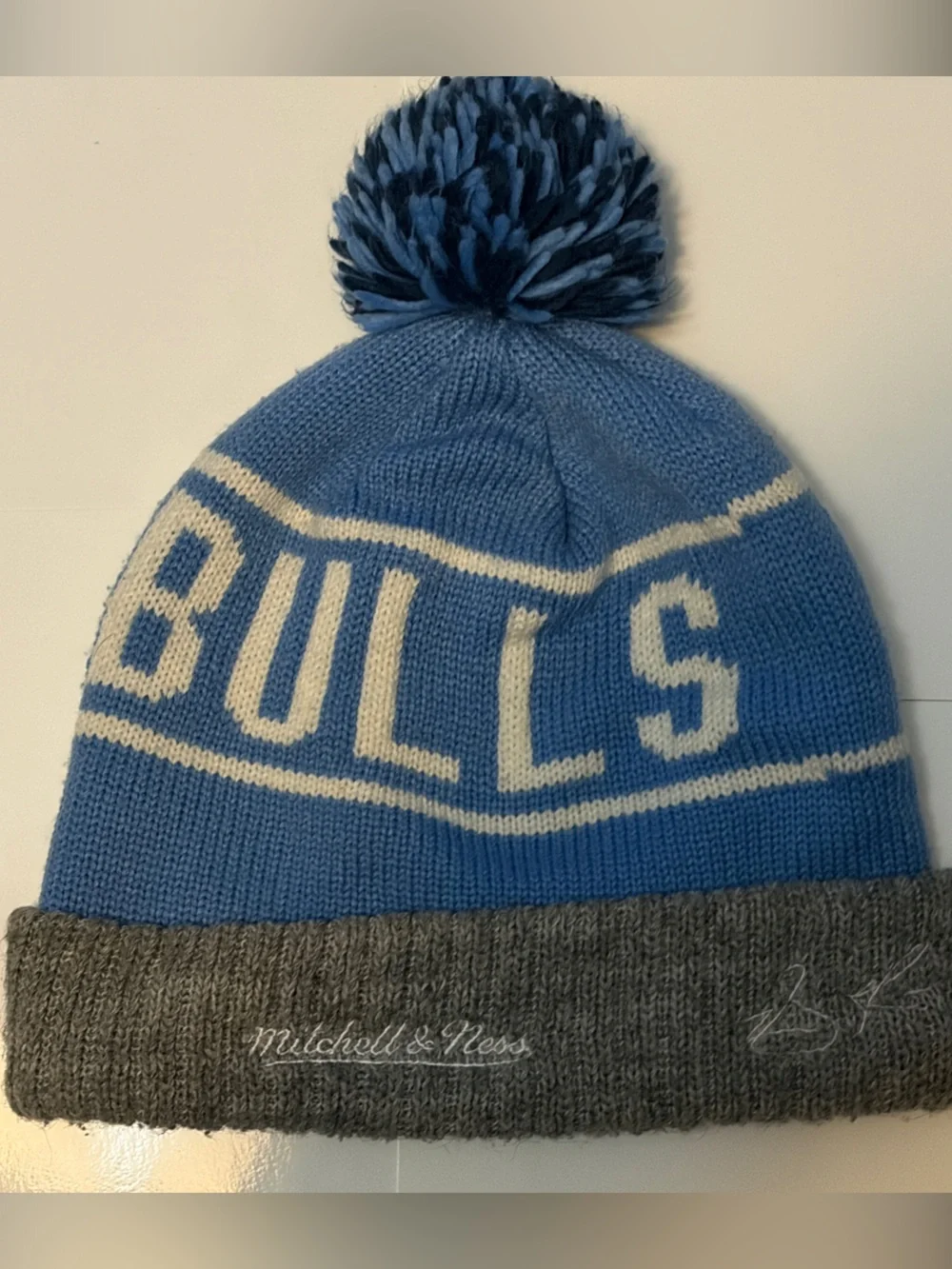 Chicago Bulls Light Blue and Gray Pom Beanie Mitchell & Ness, Carolina colors 23